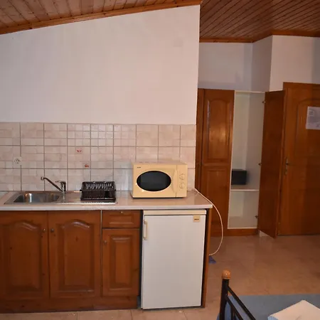 Hector's Apartahotel 4*